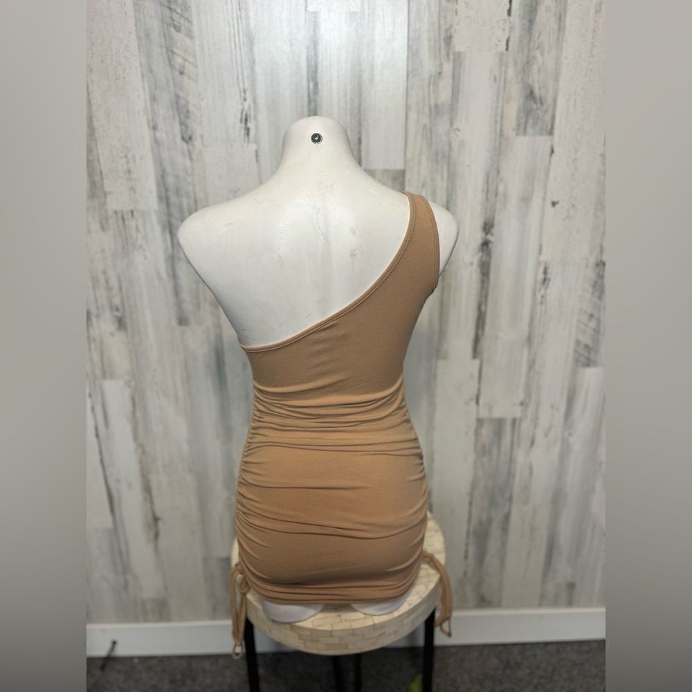 Nude dress - Picture 5 of 7